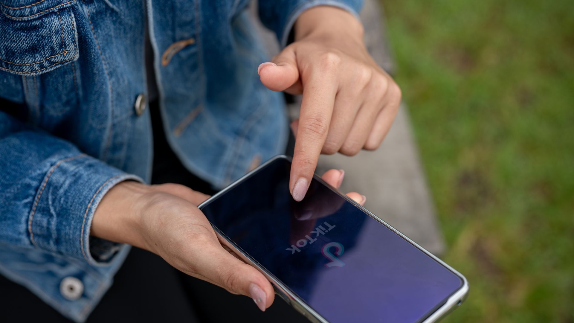 TikTok Keeps Showing the Same Videos: Why It Happens and How to Fix It
